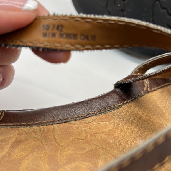 b.o.c. Brown Strappy Sandals size 10 - Picture 11 of 11